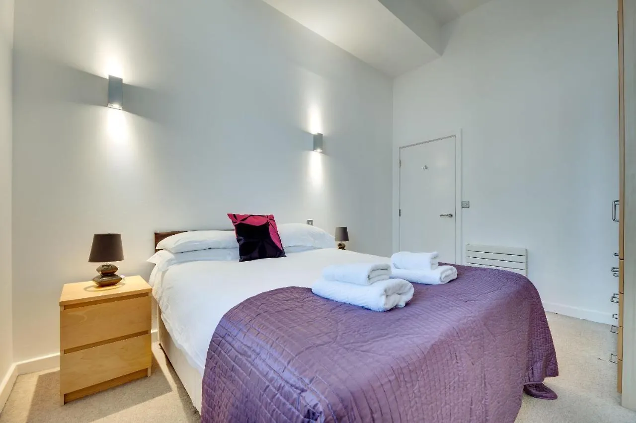 Crown Apartments 3A By Week2Week Newcastle Upon Tyne